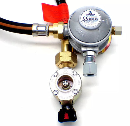 30mbar 8mm Outlet Caravan Regulator 0.5m Pigtail Kit for a Patio Gas Cylinder