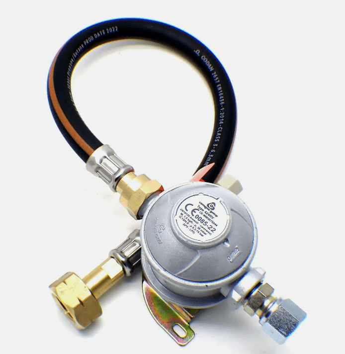 30mbar 10mm Outlet Caravan Regulator 0.5m Pigtail Kit for Calor Gas 4.5kg Blue